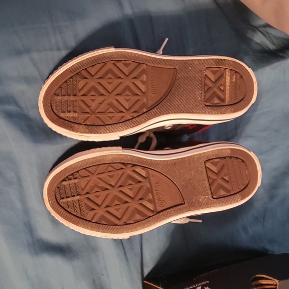 Converse Shoes, - Picture 2 of 3